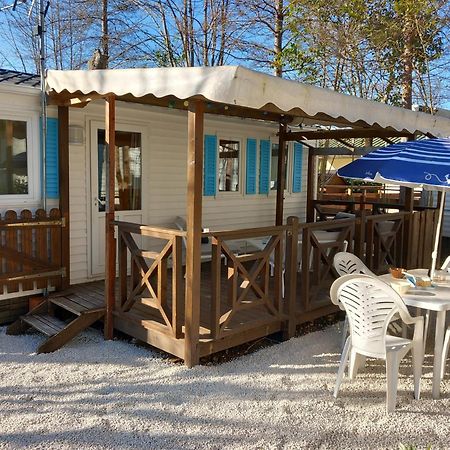 Mobilhome Les Volets Bleus Vaudreuille ภายนอก รูปภาพ