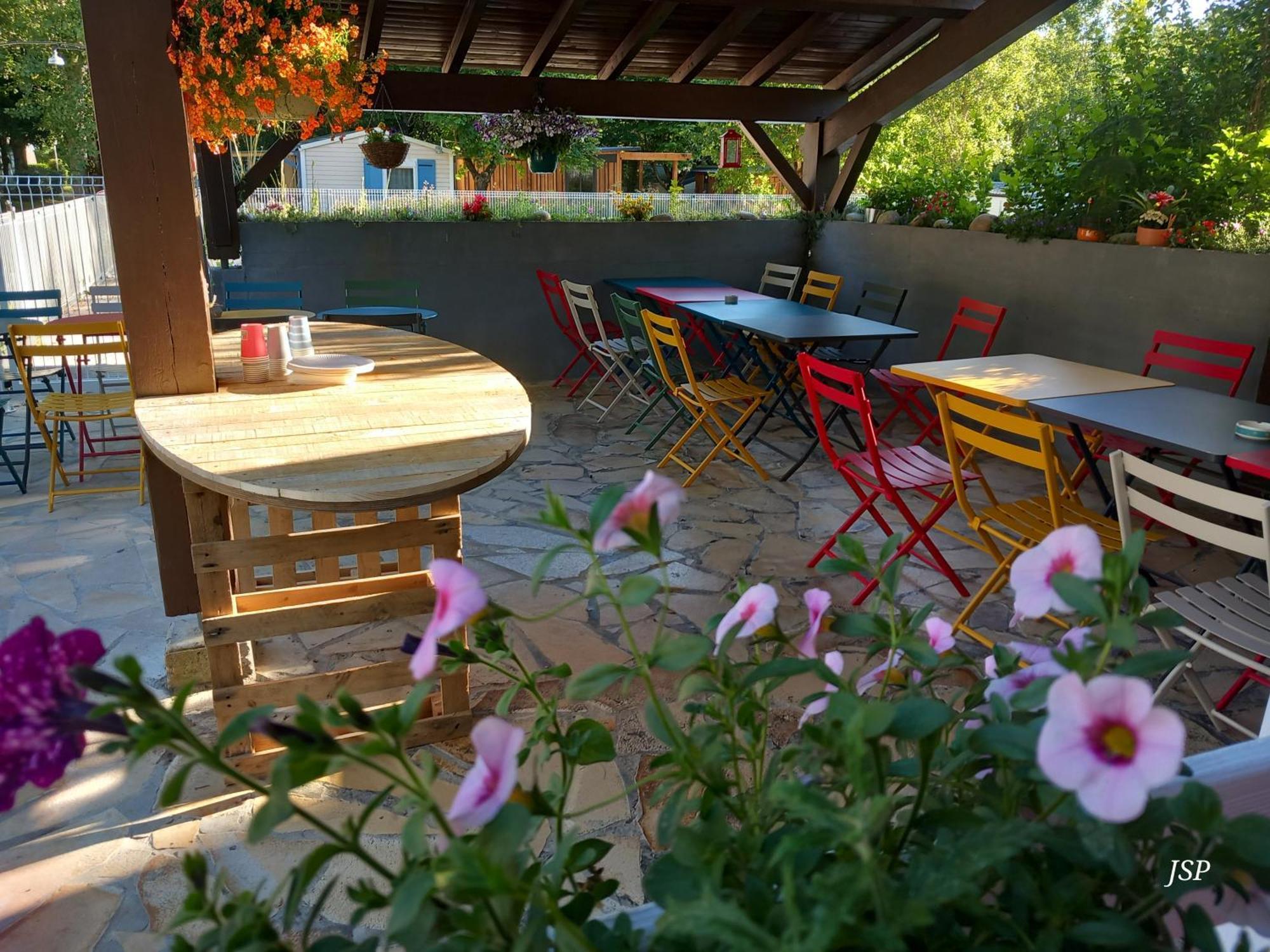 Mobilhome Les Volets Bleus Vaudreuille ภายนอก รูปภาพ
